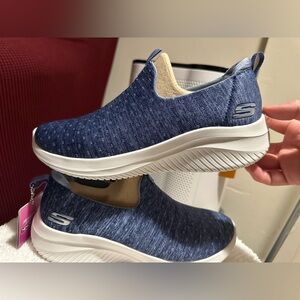 Skechers Navy Blue Knit Slip-On Shoes Ultra Flex 3.0 Size 8 Wmns